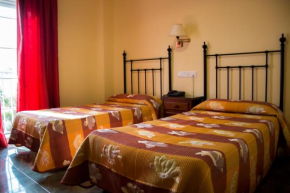 Hostal Restaurante La Curva, Adra